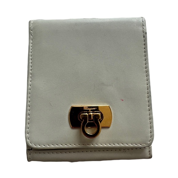 Authentic Ferragamo white bifold - Picture 1 of 10
